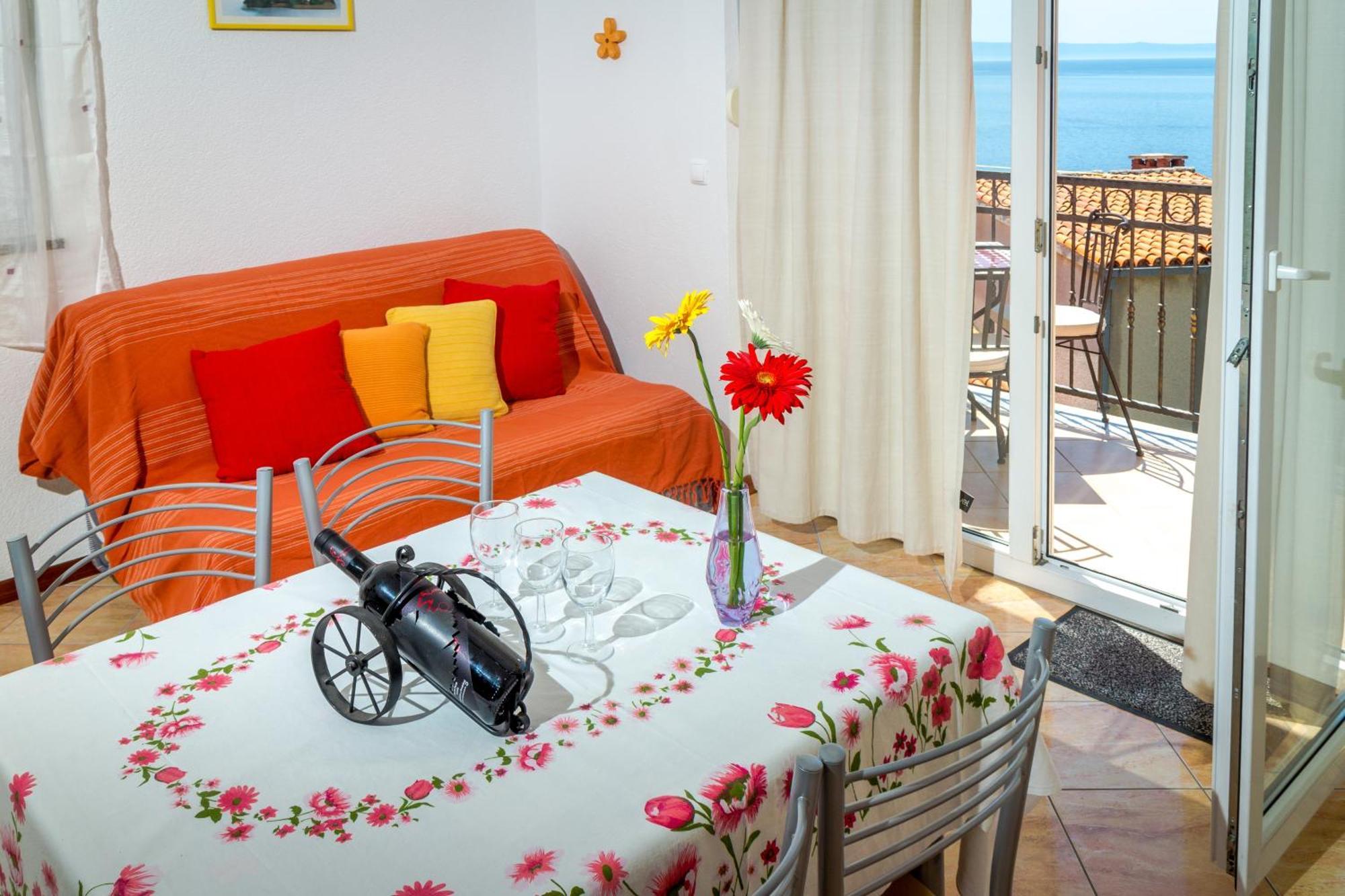 Apartments And Rooms By The Sea Brela, Makarska - 13118 Room photo